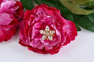 Brooch pin made with Swarovski crystals 