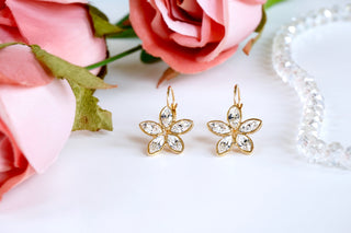 Floral earrings made with Swarovski crystals DIVUS