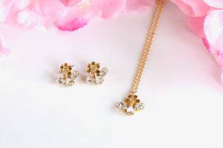 Earring pendant jewellery set made with Swarovski crystals divuscreations