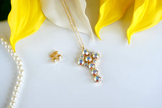 Fashion accessories made with Swarovski crystals DIVUS